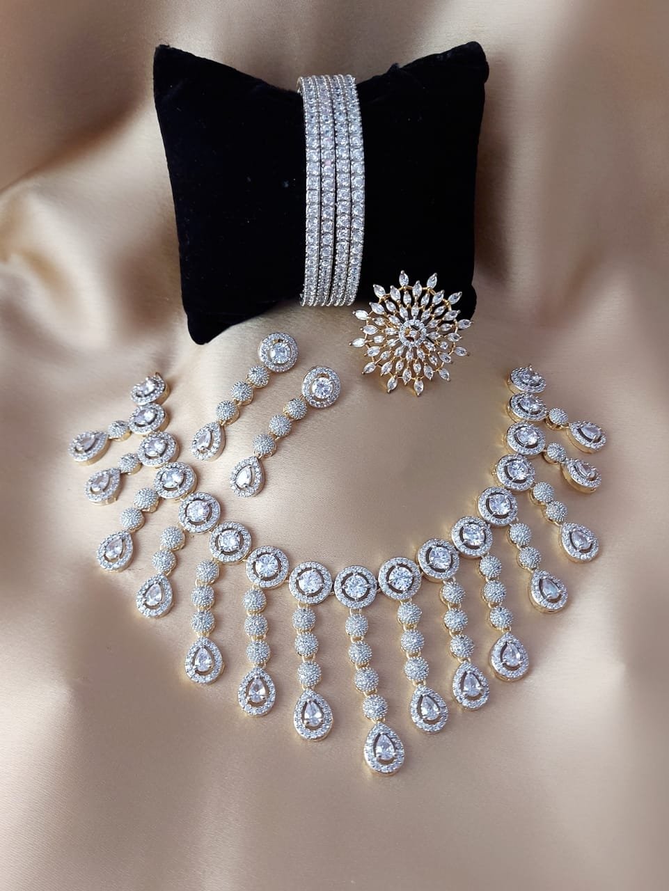 Neck set