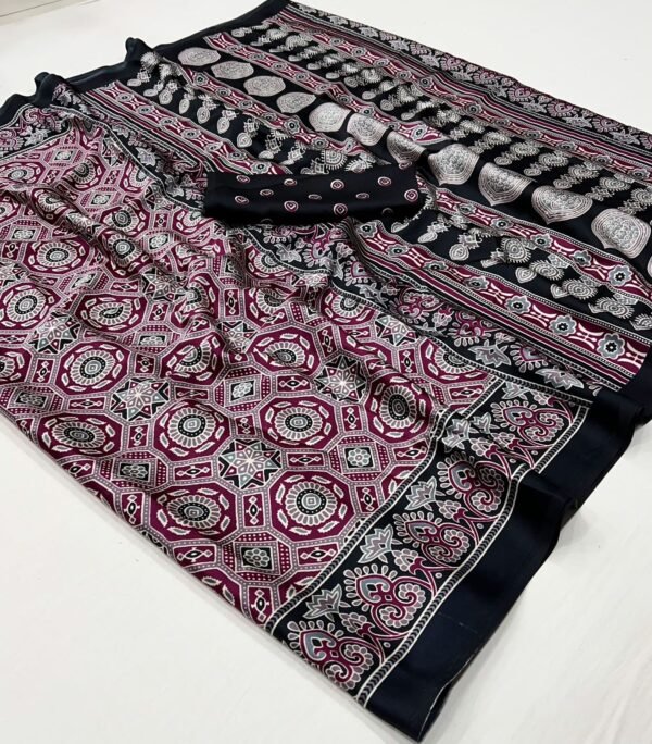 SATIN CREPE SAREE - Image 12