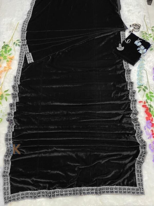vetVel Saree - Image 4