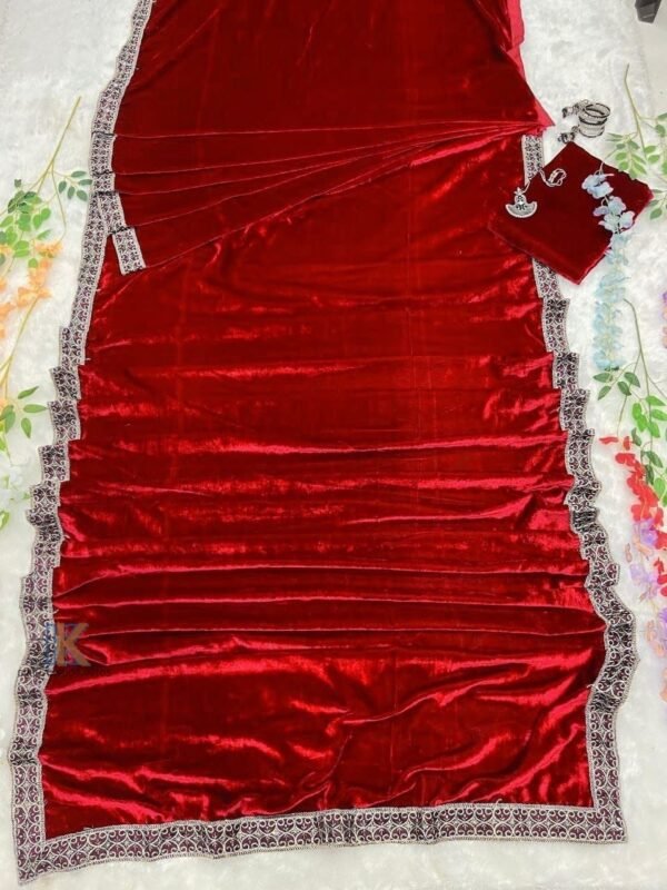 vetVel Saree - Image 2