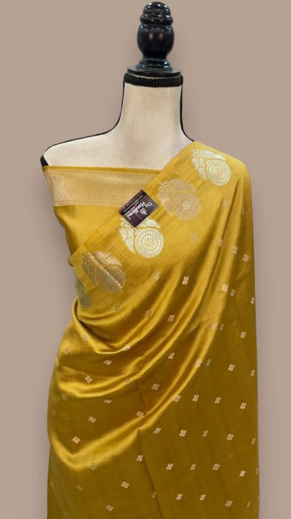 Banarsi kattan soft silk saree. - Image 12