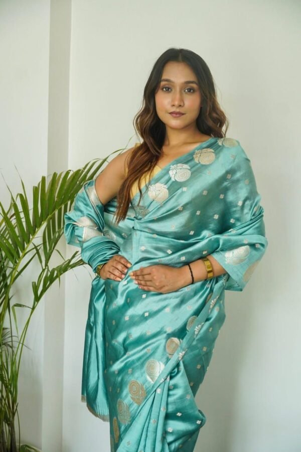 Banarsi kattan soft silk saree. - Image 8